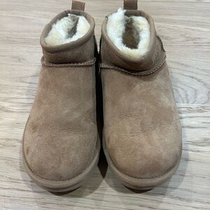 Ugg Short Boot